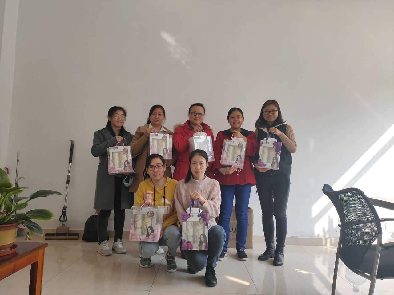 三八婦女節(jié)福利發(fā)放